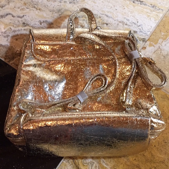 Hello 3am gold crinkle expandable backpack/zippers - Picture 2 of 8